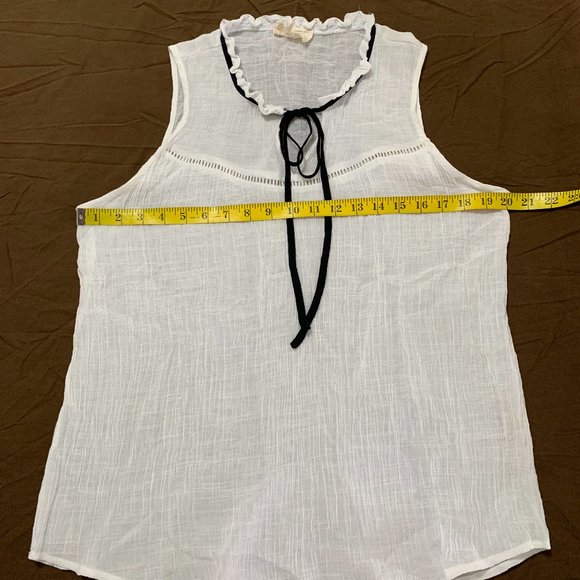 Flower & Feather Women´s White Top Blouse, Size XL - Picture 14 of 16